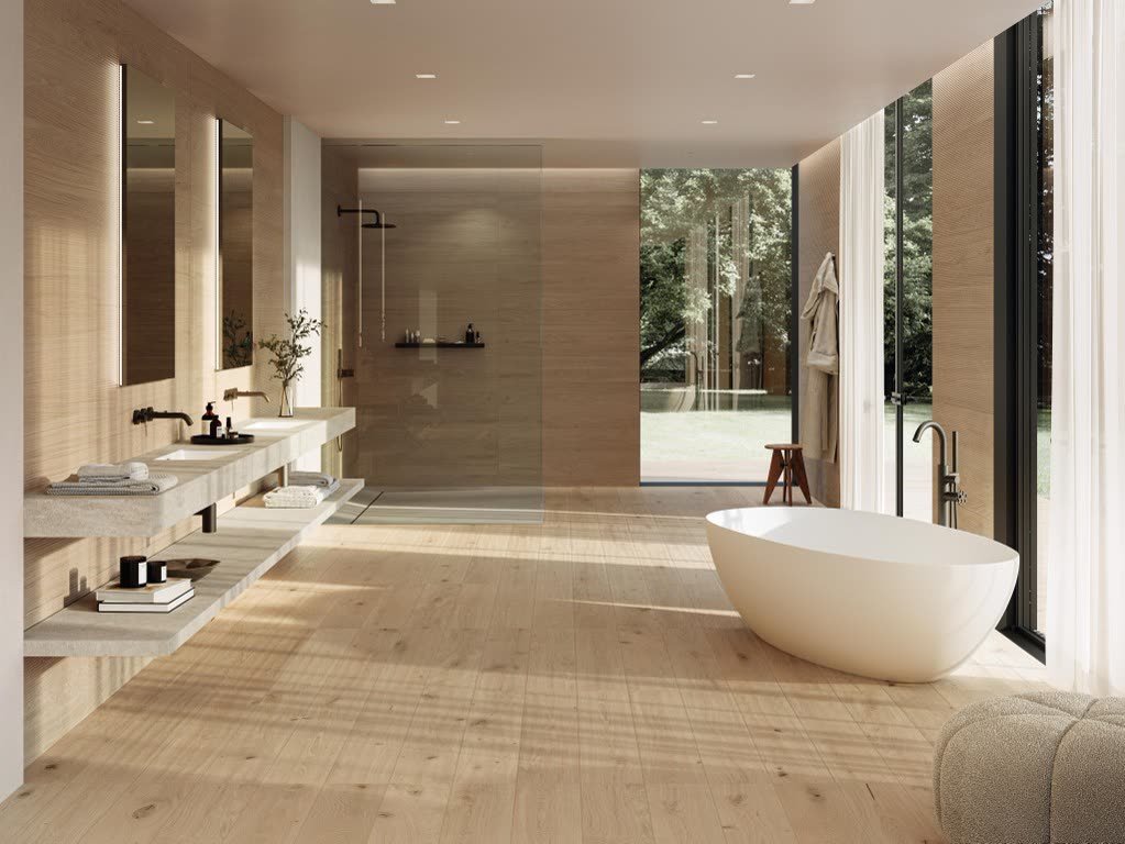 Parquet chêne dans une salle de bain exposée au showroom